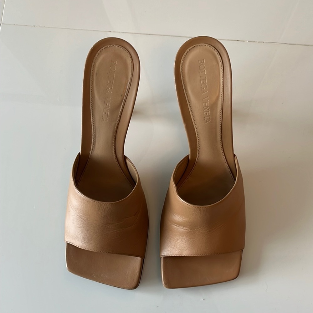 Bottega Veneta Tan Leather Women's Mules